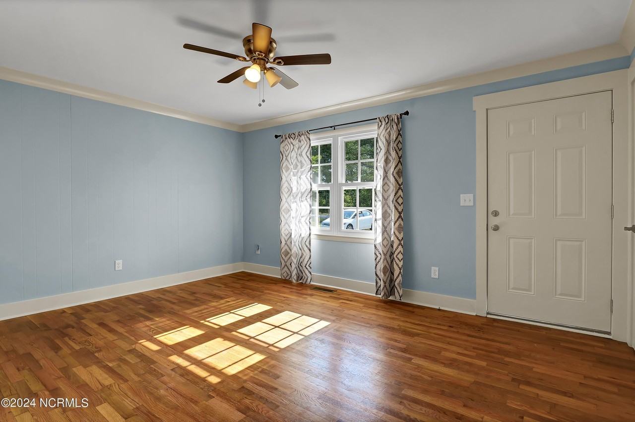 201 Shaw Hwy - Photo 4 of 27