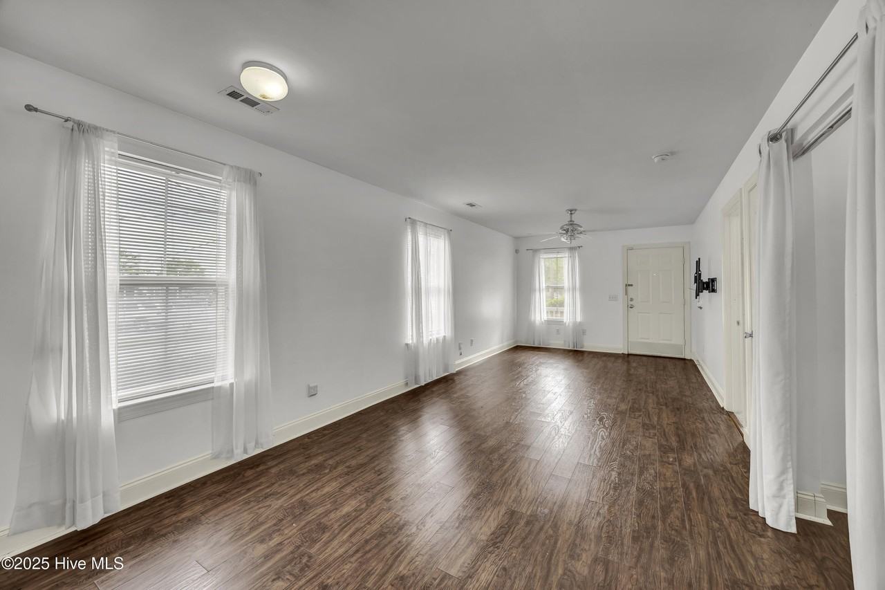 100 S 11th St - Photo 6 of 19