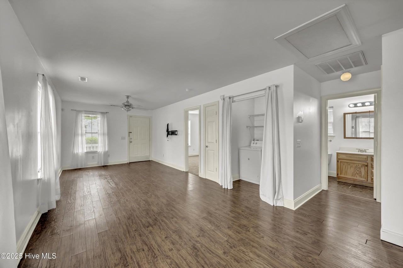 100 S 11th St - Photo 7 of 19