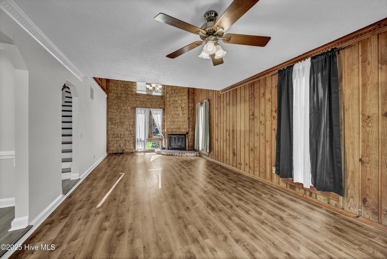 14 Creekstone Ln - Photo 4 of 24