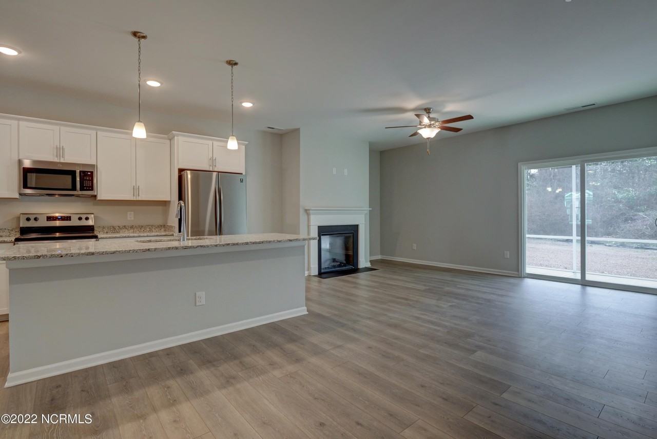 4409 Finch Ln - Photo 4 of 23