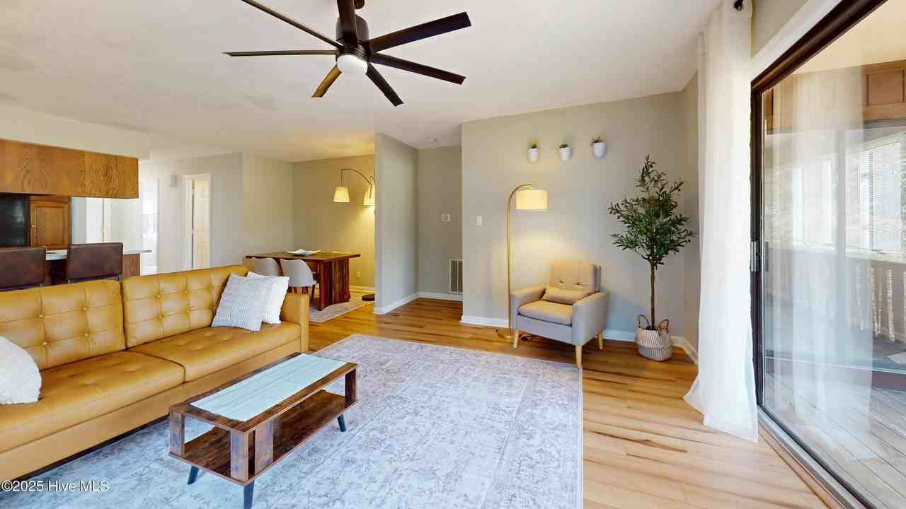 602 Dover St - Photo 7 of 32