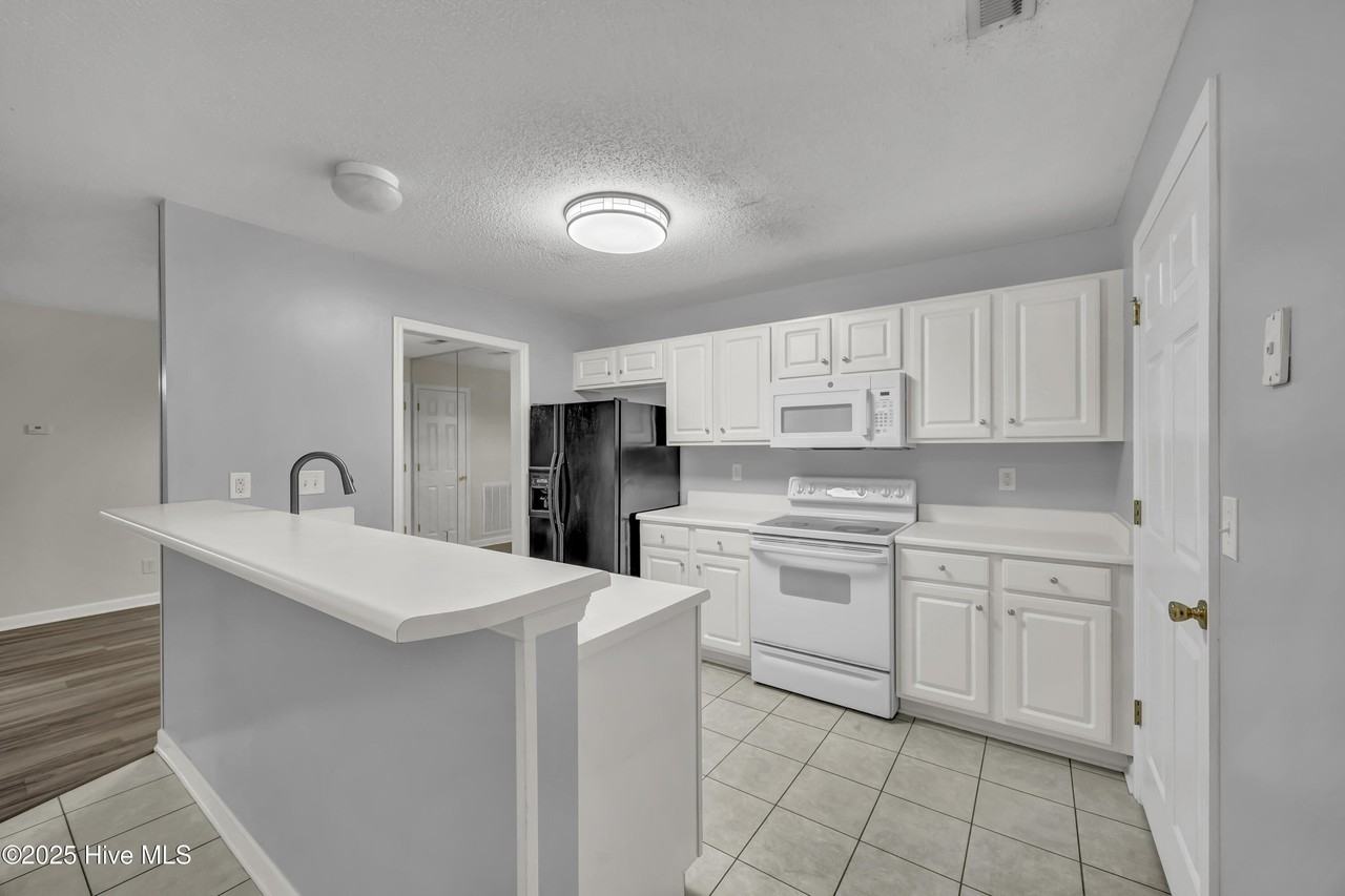 5012 Hunters Trl Unit 7 #7 - Photo 7 of 32