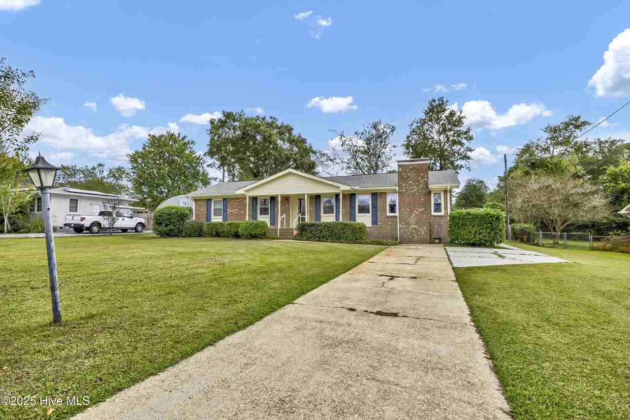 313 Monterey Dr - Photo 3 of 26