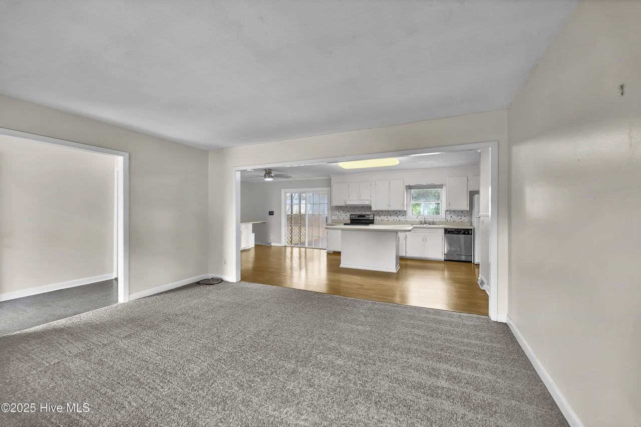 313 Monterey Dr - Photo 6 of 26