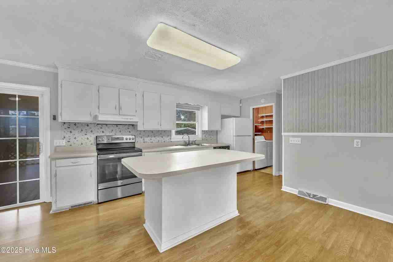 313 Monterey Dr - Photo 7 of 26