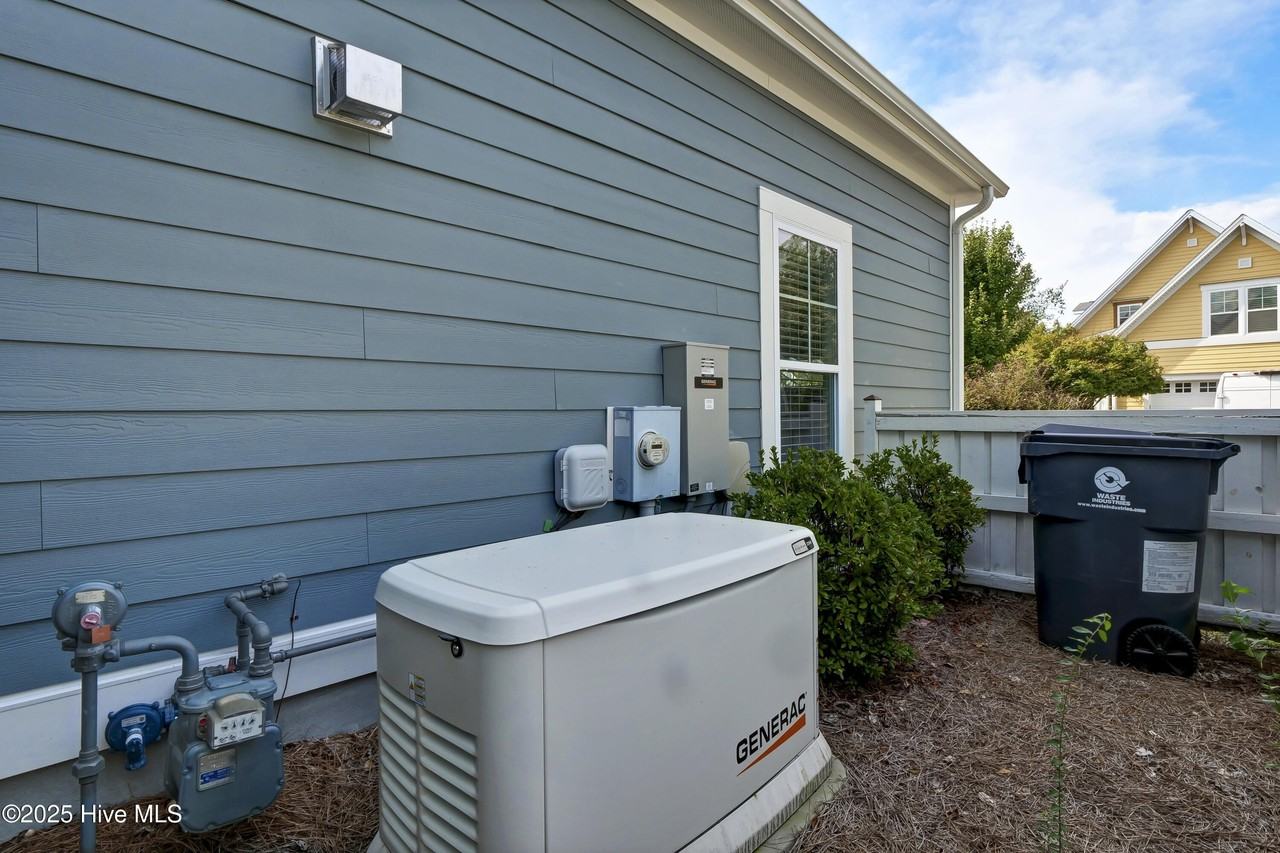 2065 Shelmore Way - Photo 4 of 50