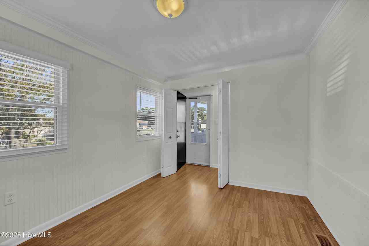 4503 Wrightsville Ave - Photo 5 of 19