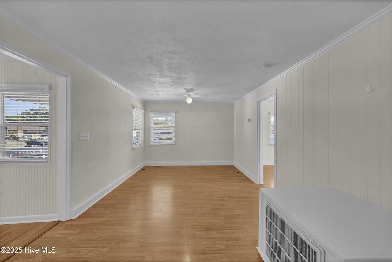 4503 Wrightsville Ave - Photo 6 of 19