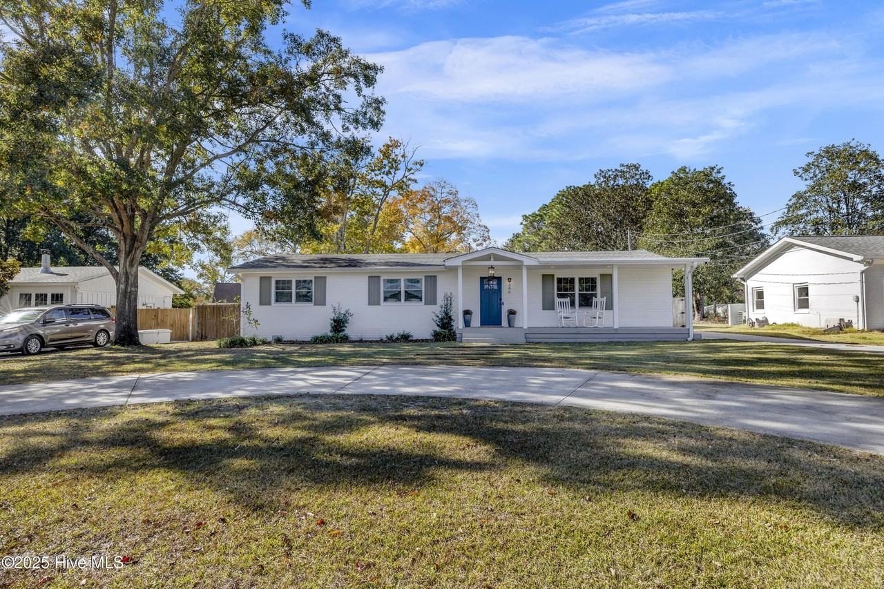 346 Green Meadows Dr - Photo 2 of 25