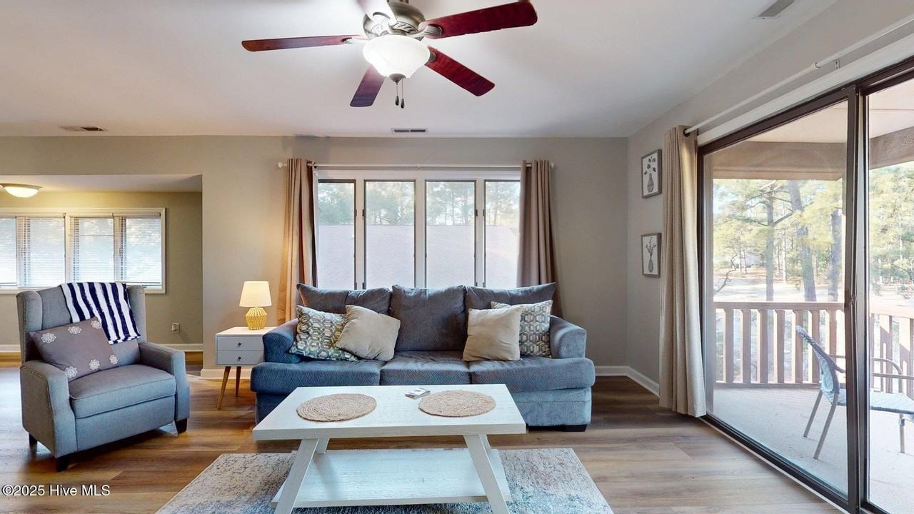 704 Dover St - Photo 5 of 50