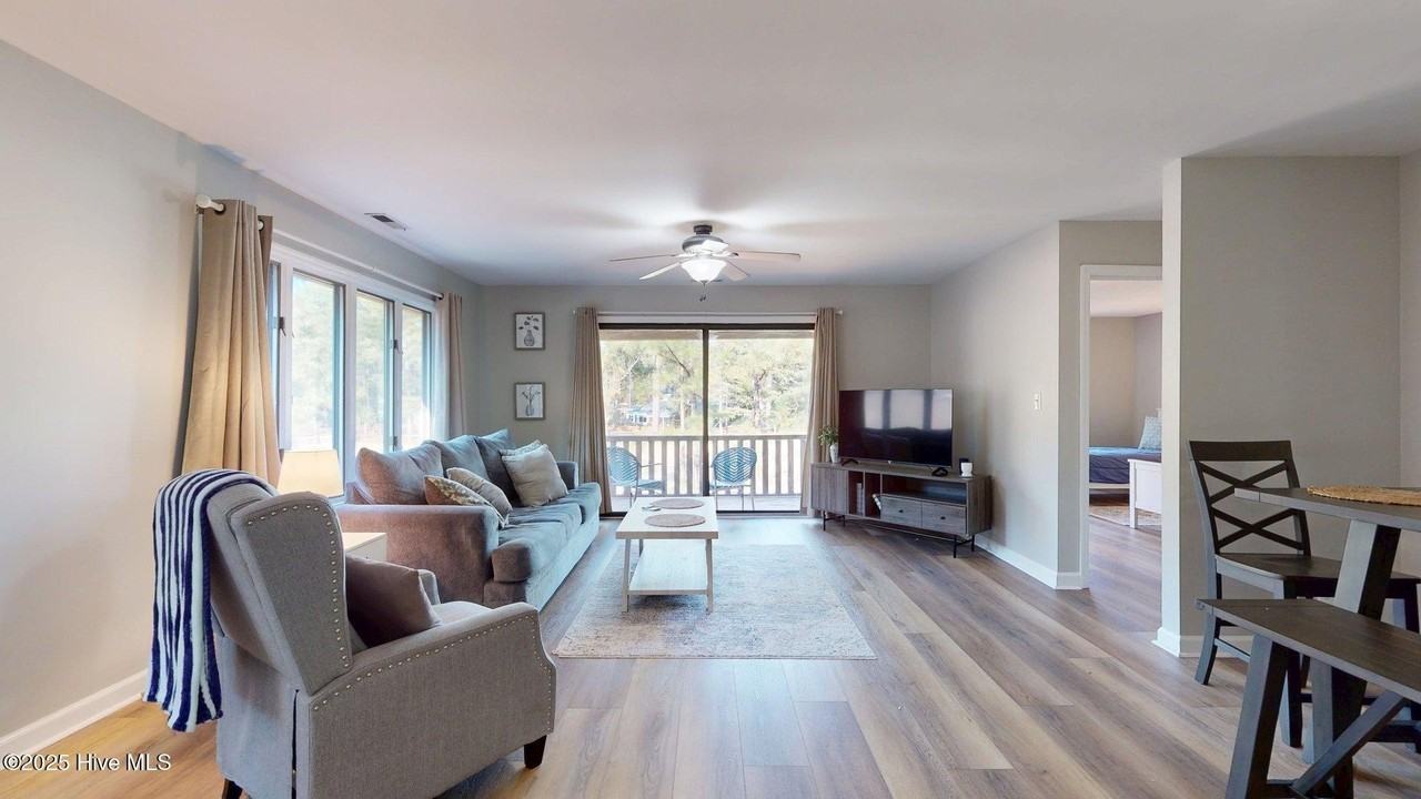 704 Dover St - Photo 7 of 50