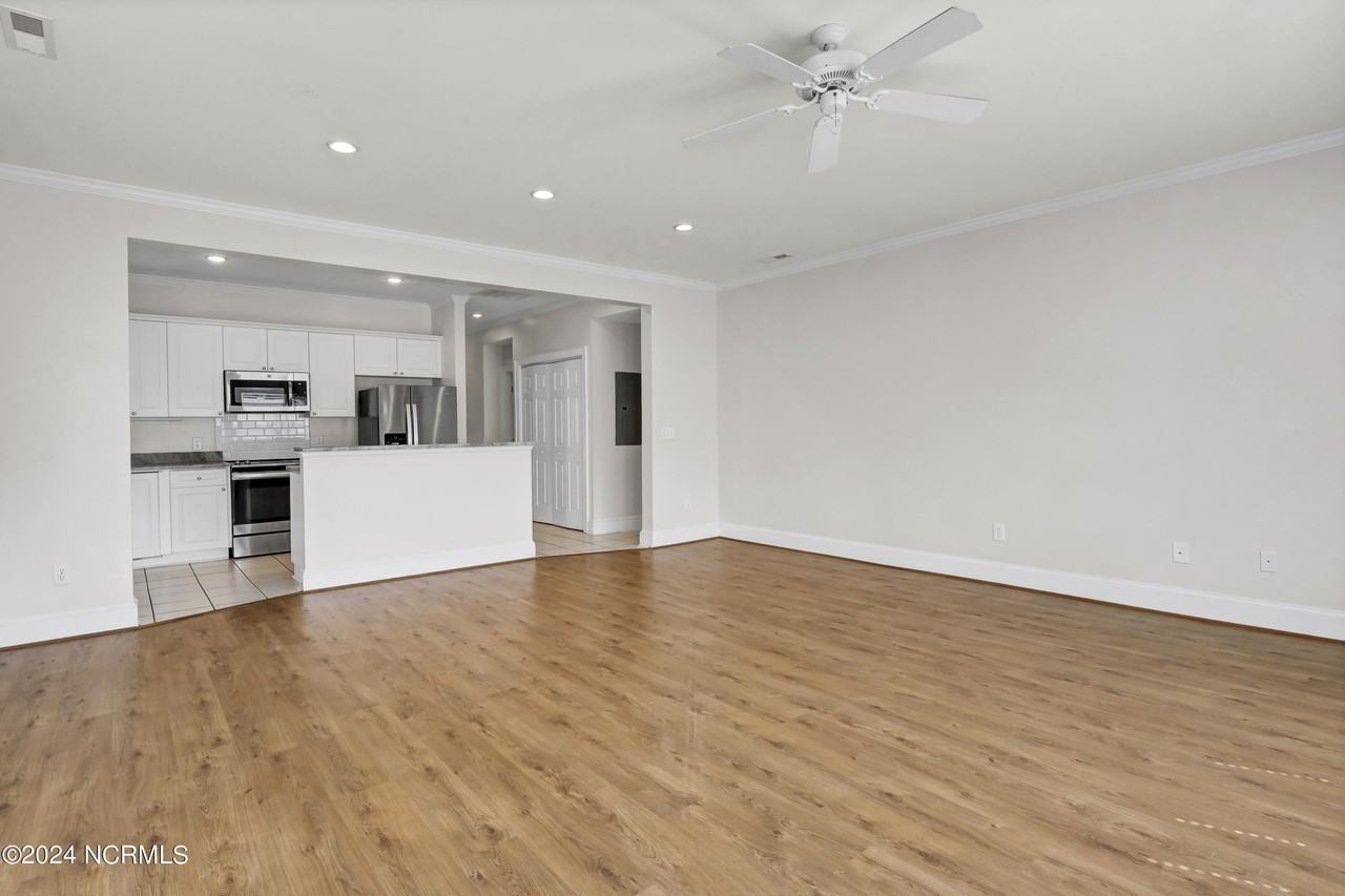 1064 Headwater Cove Ln - Photo 6 of 28