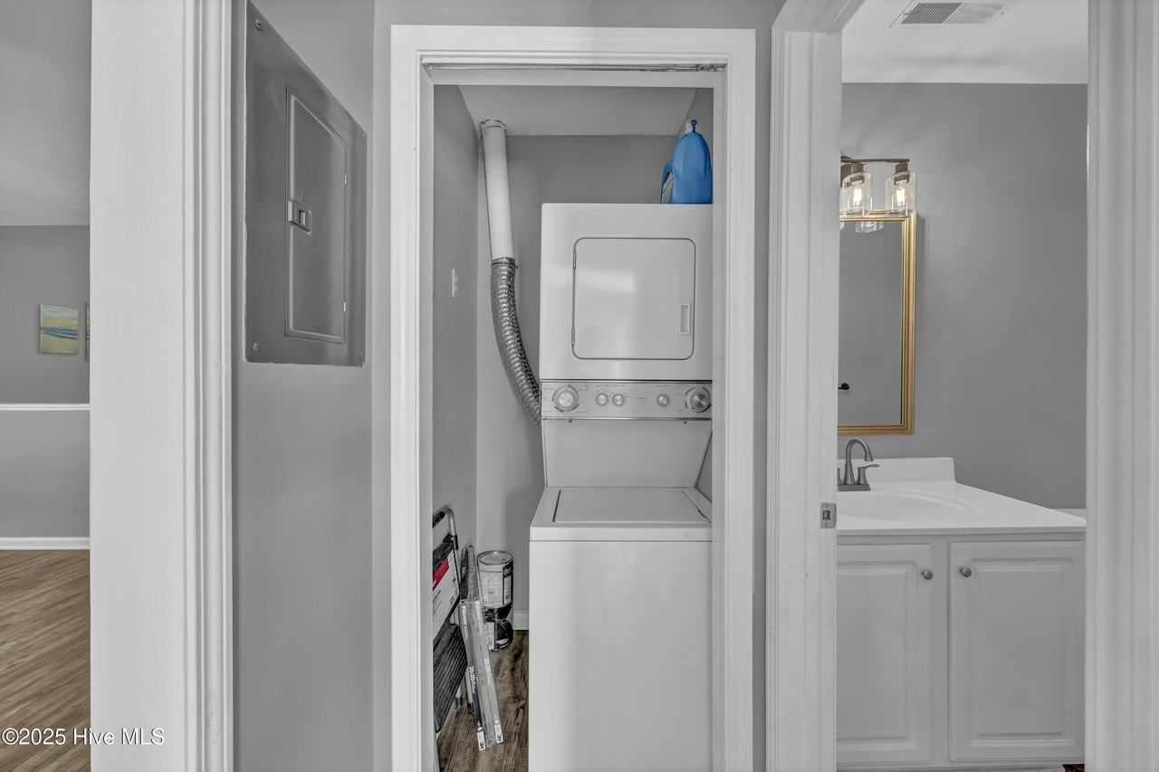 4609 Mcclelland Dr Unit D204 #D204 - Photo 6 of 29