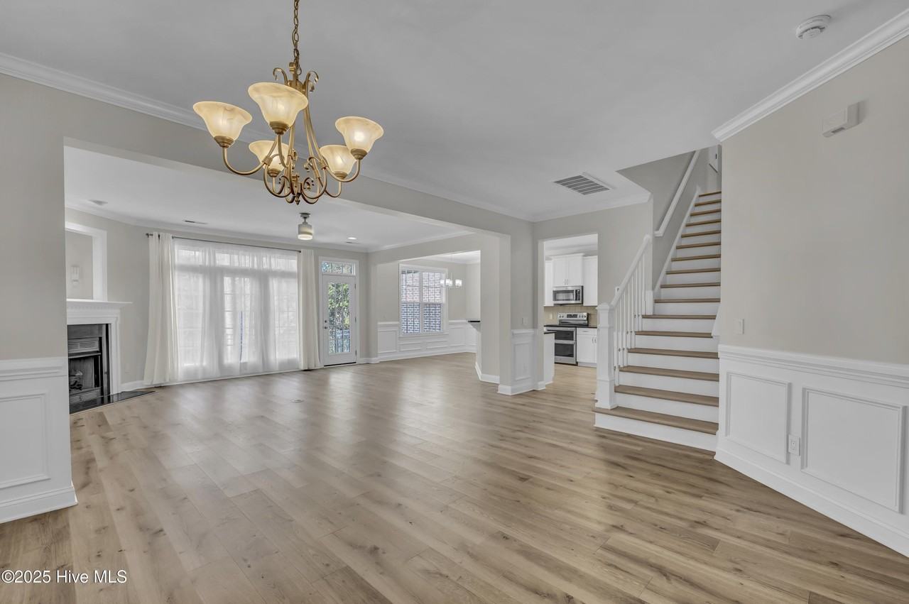 4844 Whitner Dr - Photo 4 of 27