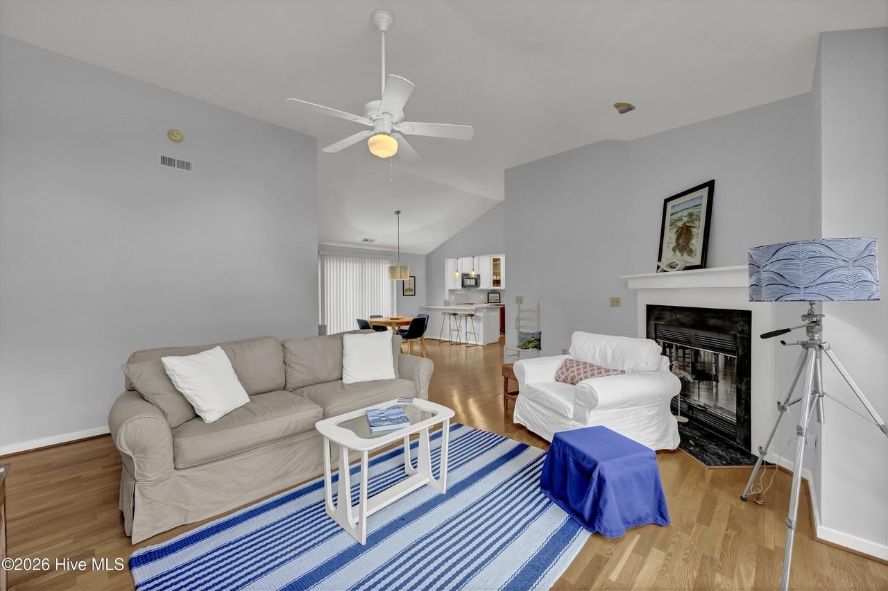 1003 Bay Branch Cir - Photo 3 of 25