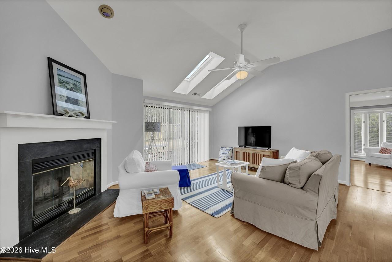 1003 Bay Branch Cir - Photo 4 of 25