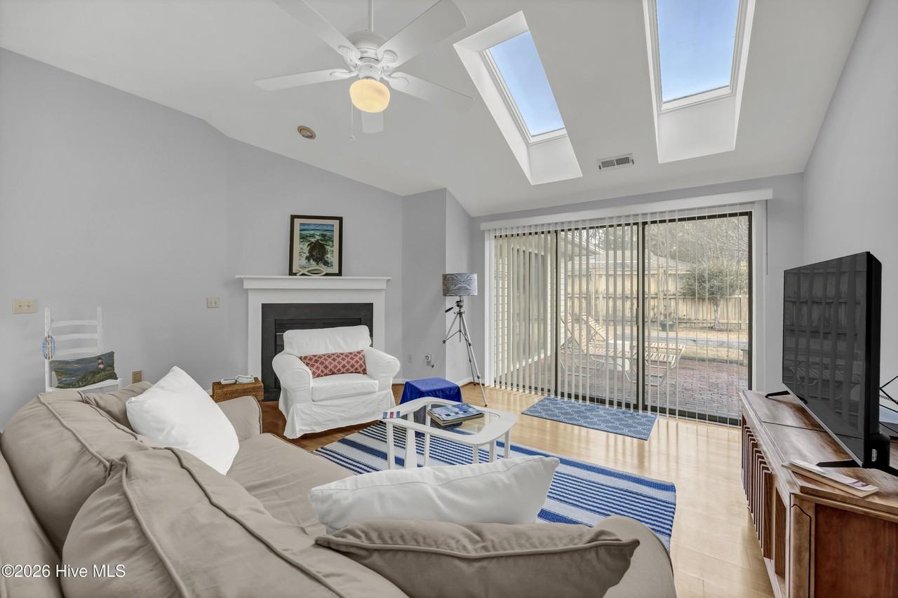 1003 Bay Branch Cir - Photo 5 of 25