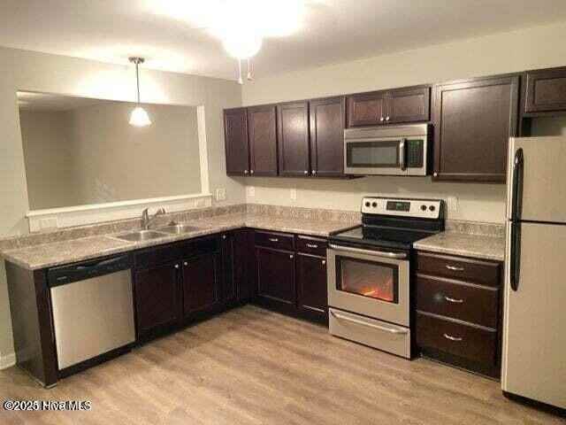 2915 Macgregor Downs Rd Apt 5 #5 - Photo 3 of 5