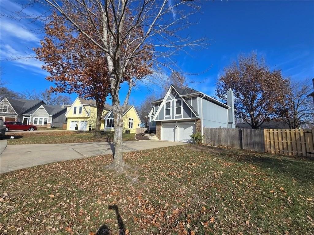 6313 Aminda St - Photo 5 of 46