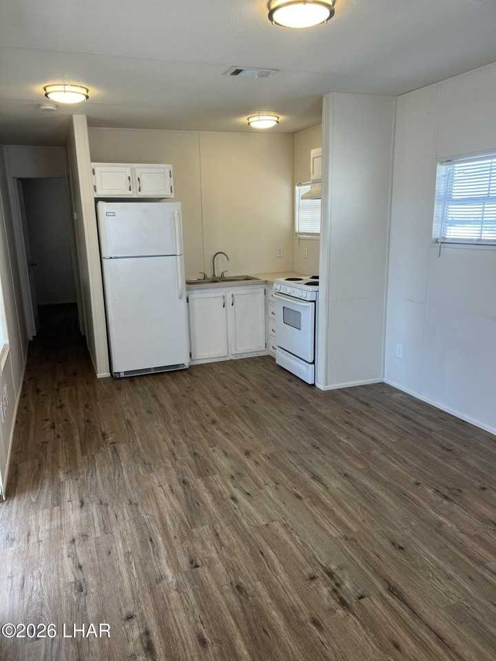 1100 Riverside Dr Spc 119 #119 - Photo 3 of 6