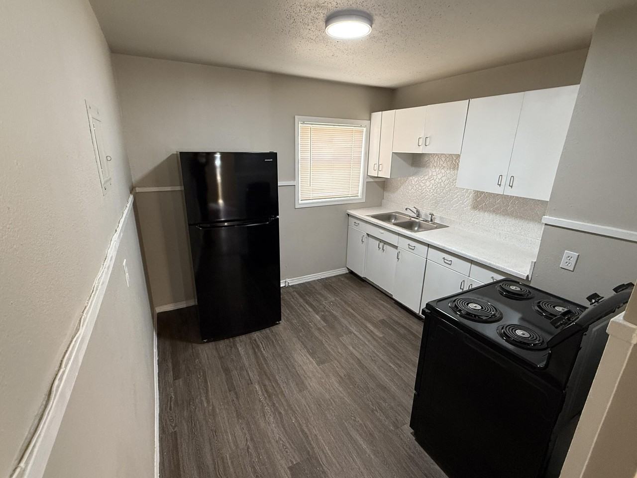 4211 35th St Apt A #A - Photo 3 of 6