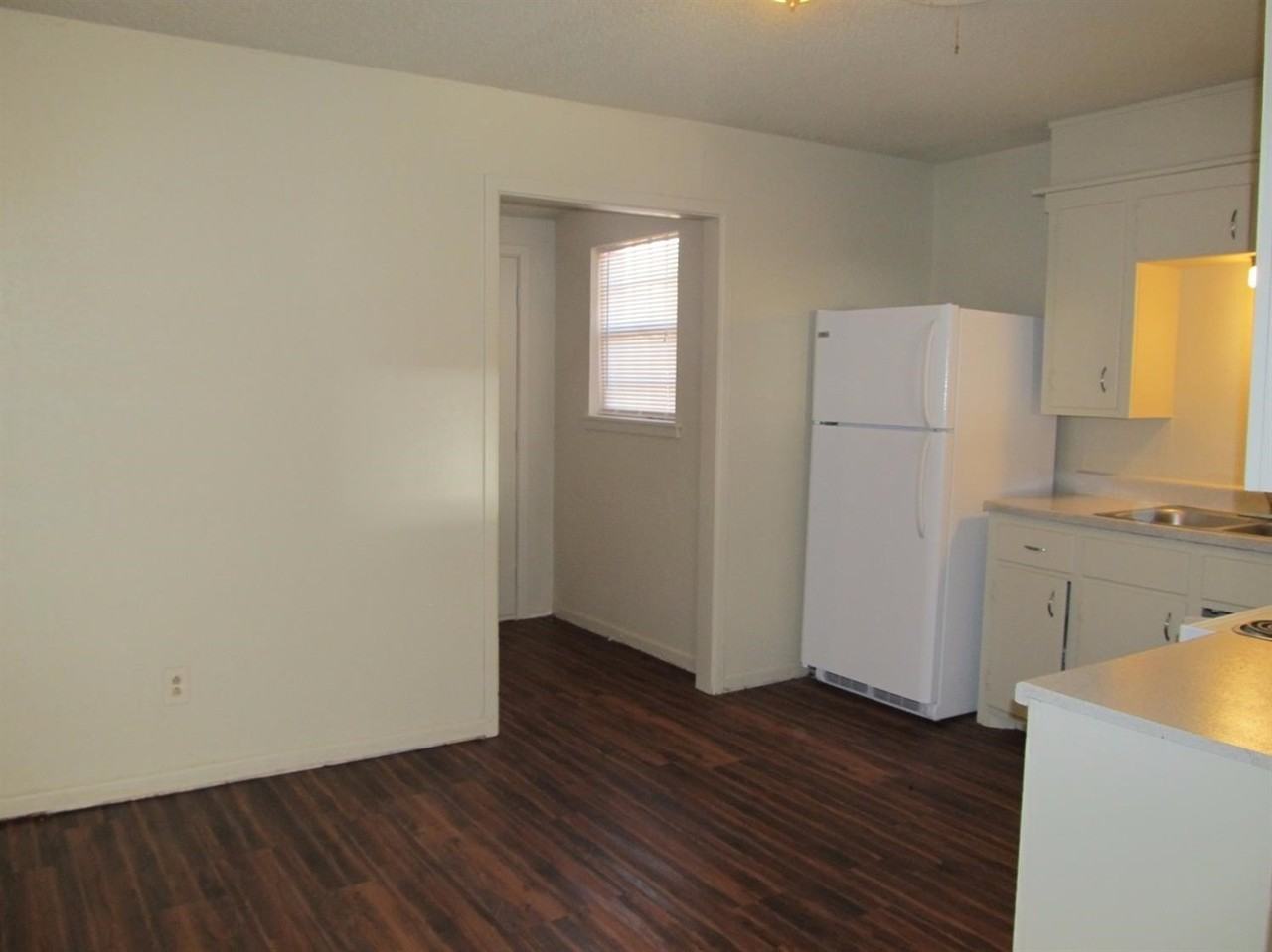 4516 35th St Apt B #B - Photo 3 of 7