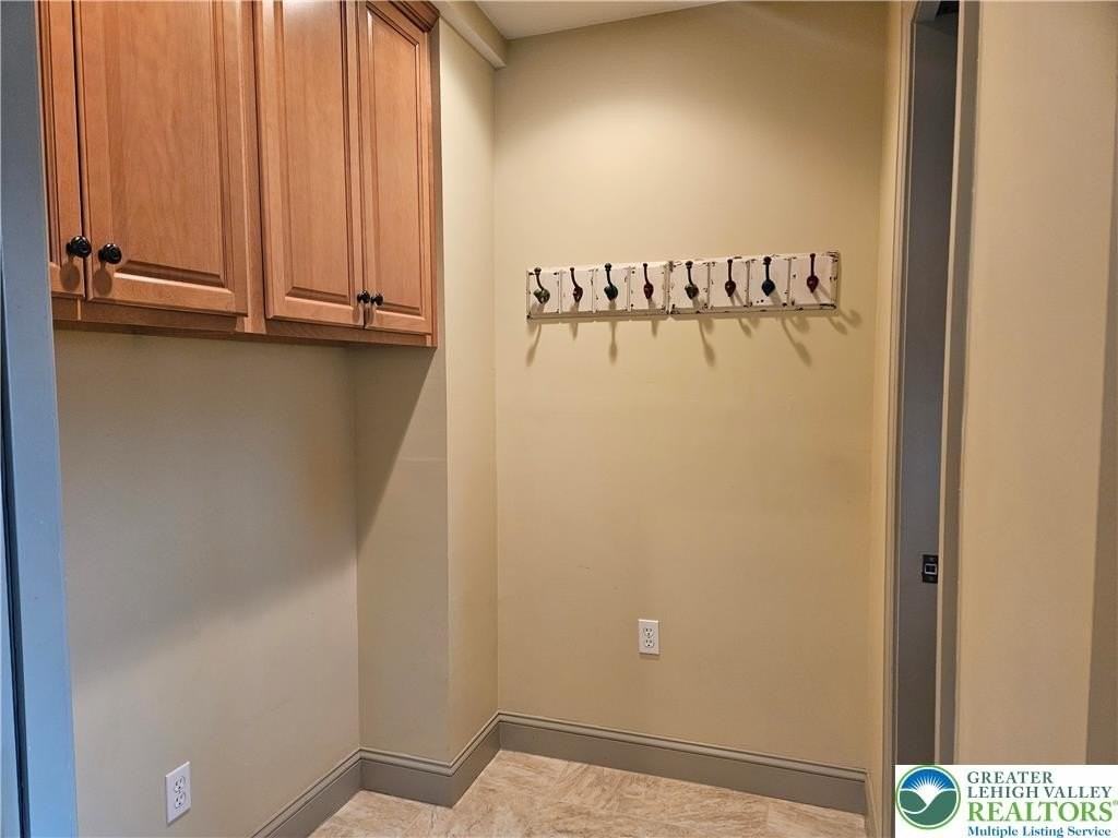 8115 Main St - Photo 7 of 37