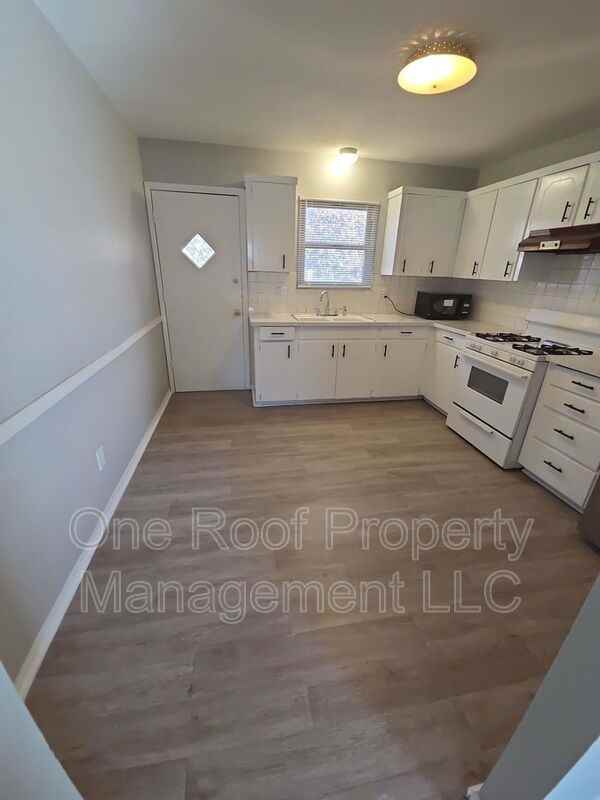 3219 N 52nd St - Photo 3 of 12