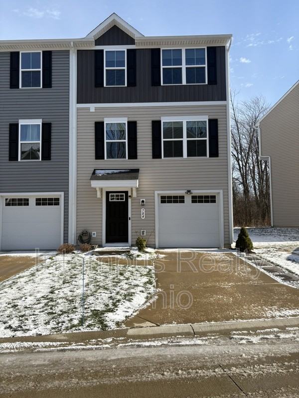 784 Pine Spring Dr - Photo 2 of 27