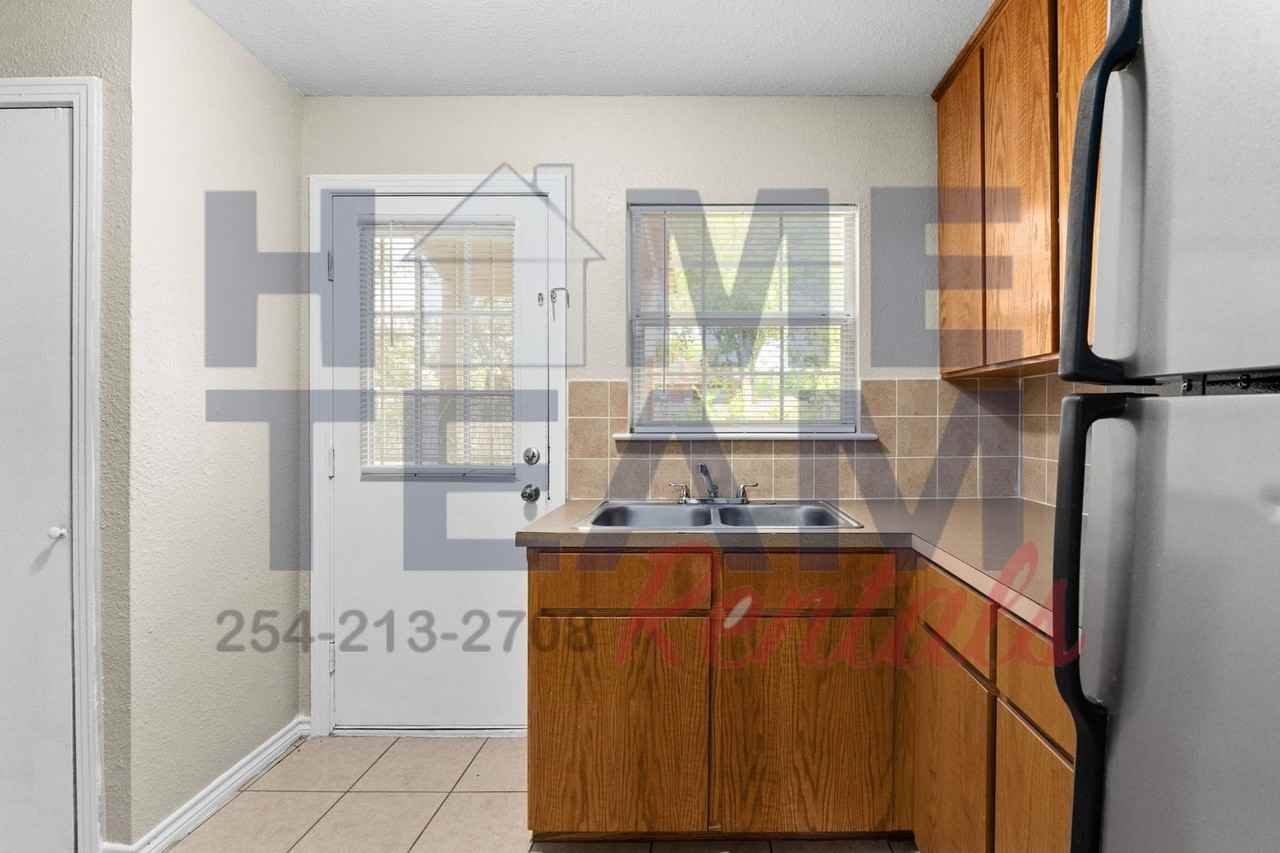 2007 Elkins Ave - Photo 7 of 16