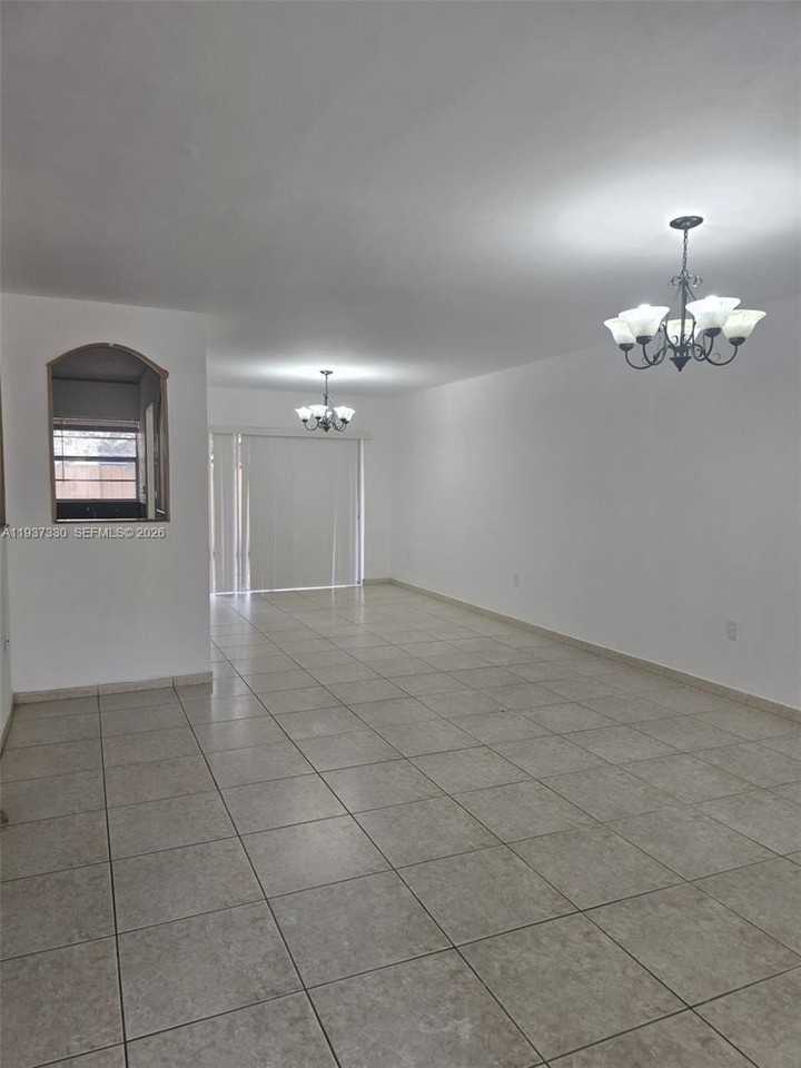 8521 Sw 137th Ave #8521 - Photo 6 of 16