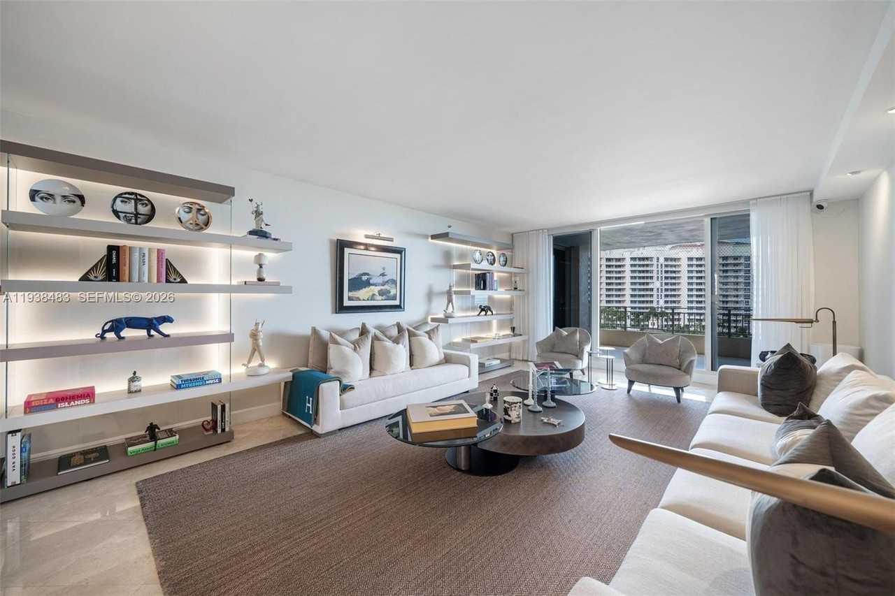 799 Crandon Blvd #908 - Photo 2 of 30