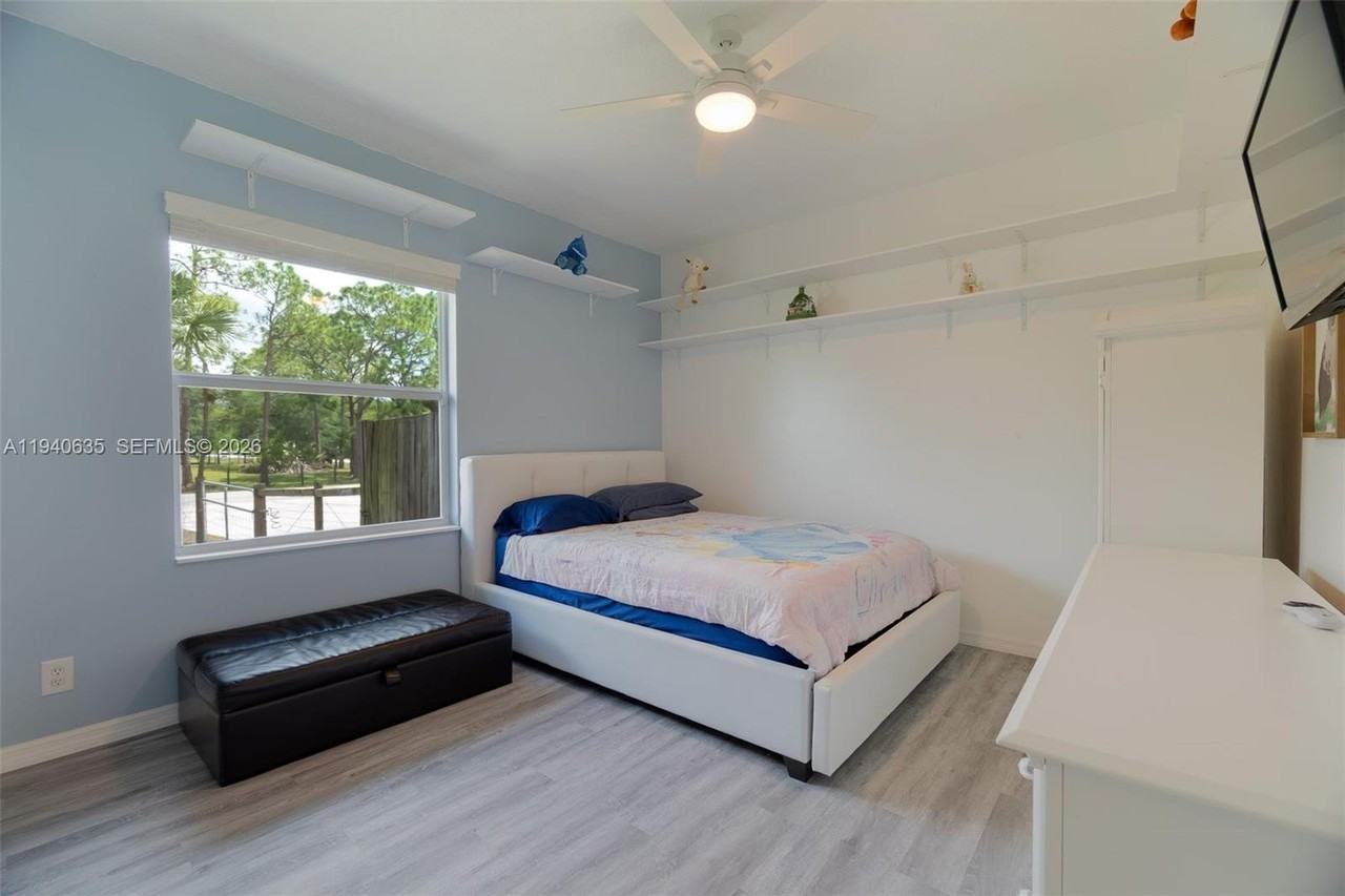 18021 49th St N - Photo 7 of 12