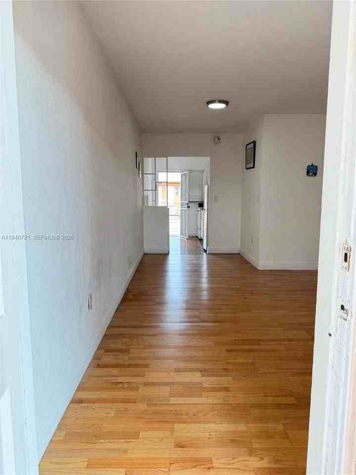 3671 Sw 10th St #9B - Photo 5 of 15