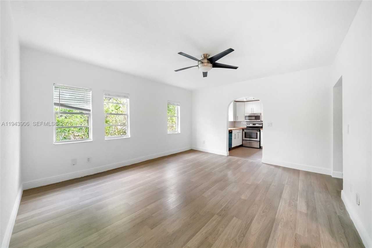 3262 Elizabeth St #4 - Photo 2 of 13