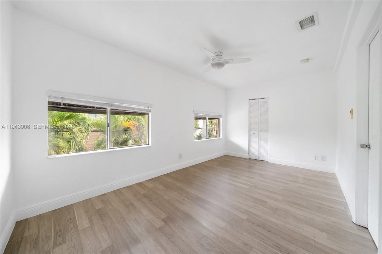 3262 Elizabeth St #4 - Photo 7 of 13