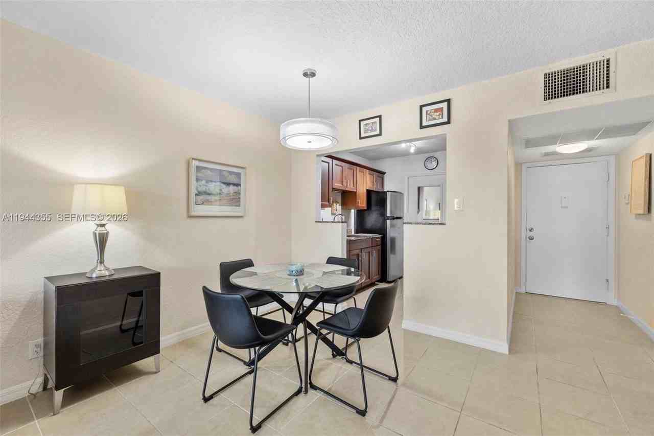 1475 Se 15th St #308 - Photo 5 of 30