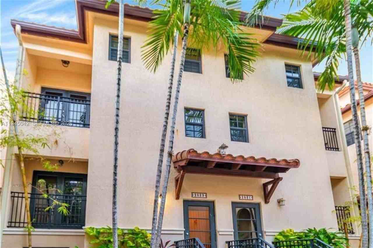 2829 Coconut Ave #2829 - Photo 5 of 28