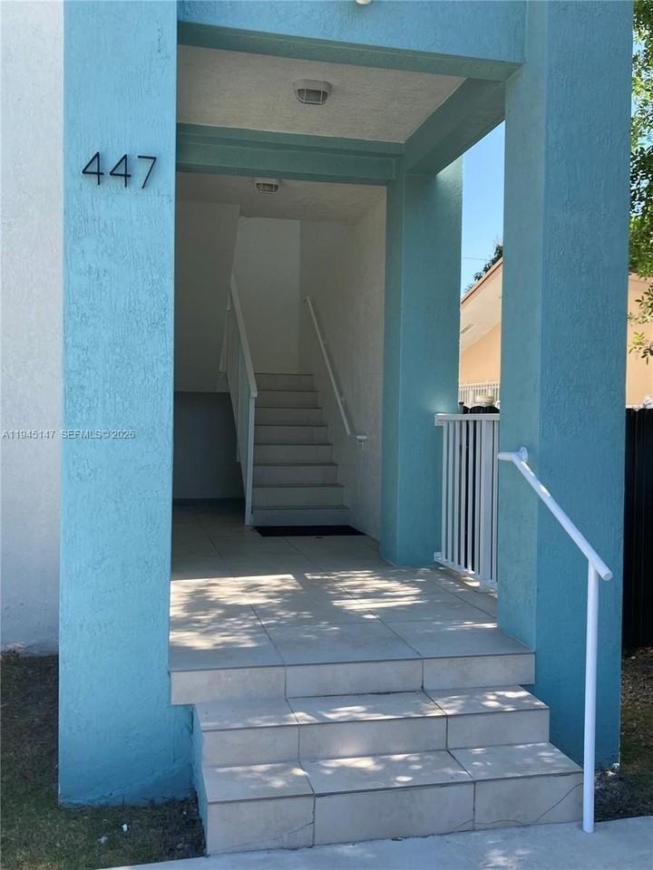 447 Sw 78th Ct #0 - Photo 2 of 11