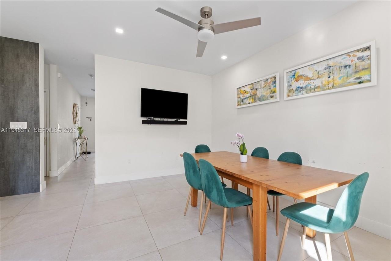 17619 Sw 153rd Path - Photo 6 of 35