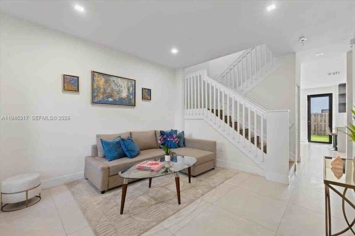 17619 Sw 153rd Path - Photo 7 of 35