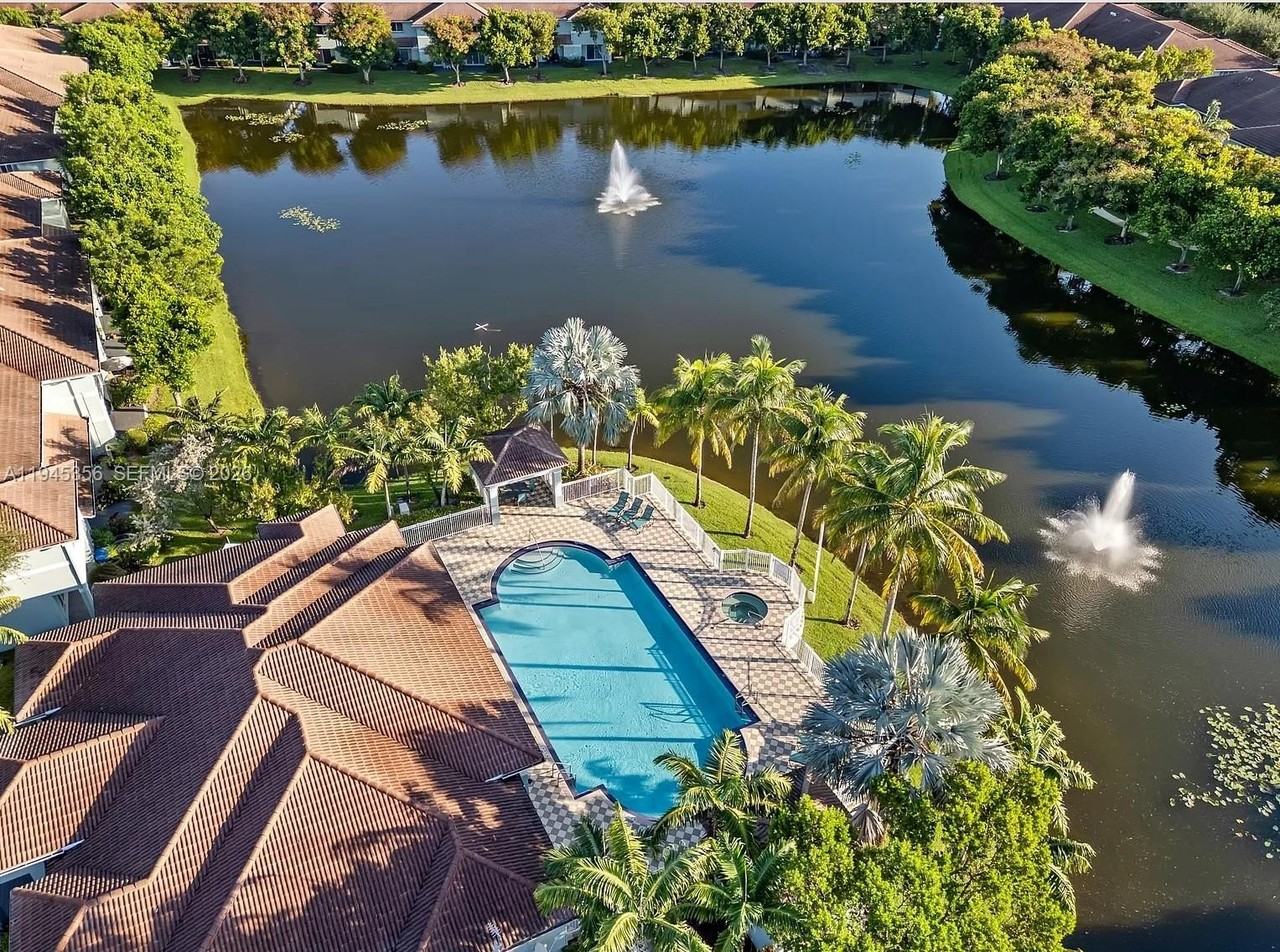 1916 Alamanda Way - Photo 2 of 22