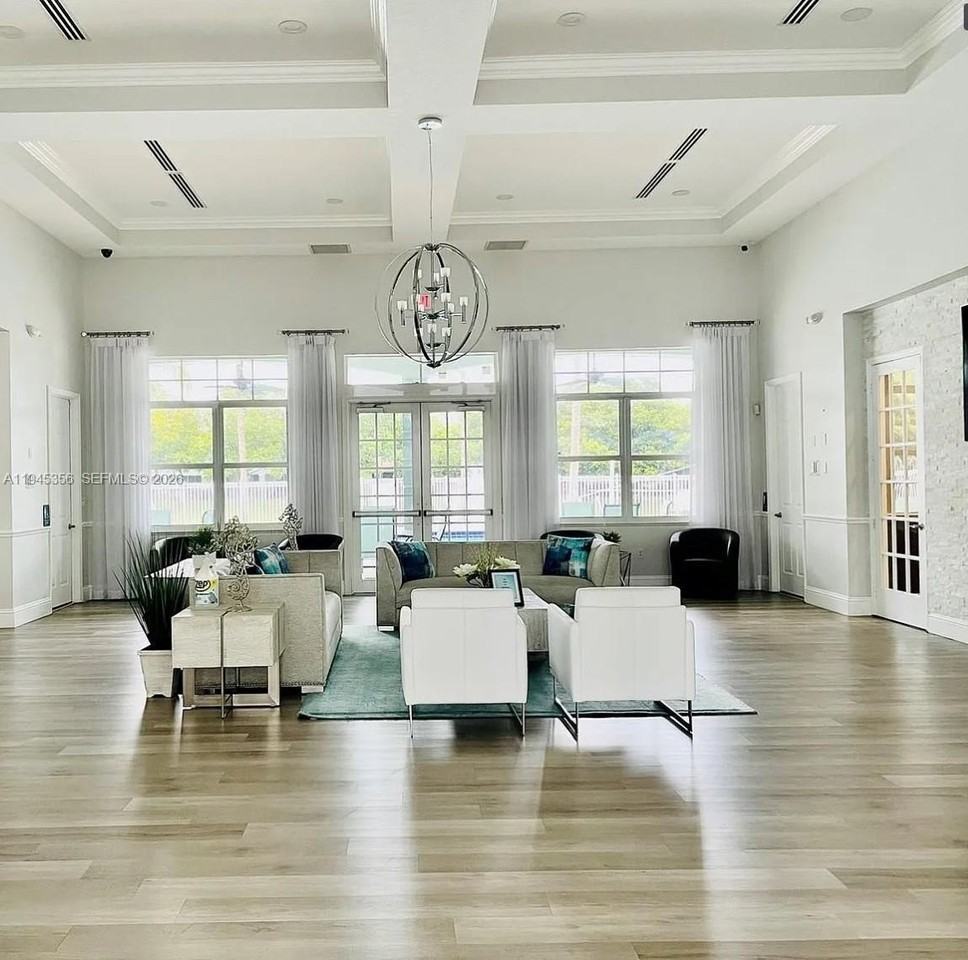 1916 Alamanda Way - Photo 7 of 22