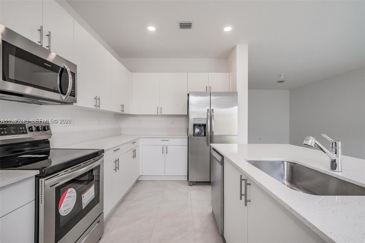 23507 Sw 129th Path - Photo 5 of 21