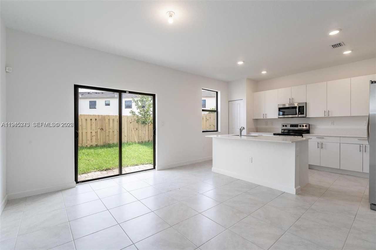 23507 Sw 129th Path - Photo 6 of 21