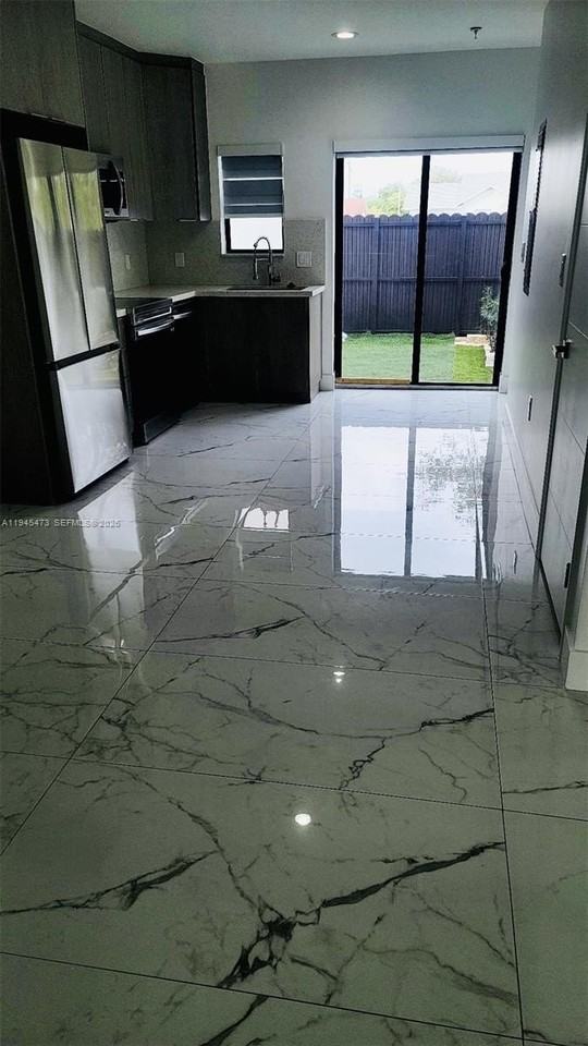 19233 Nw 37th Ave - Photo 6 of 18