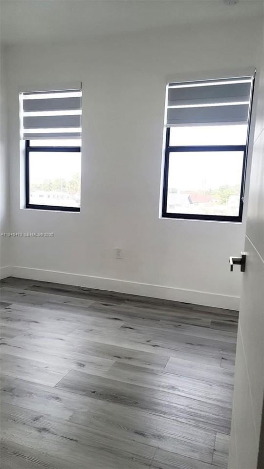 19233 Nw 37th Ave - Photo 7 of 18