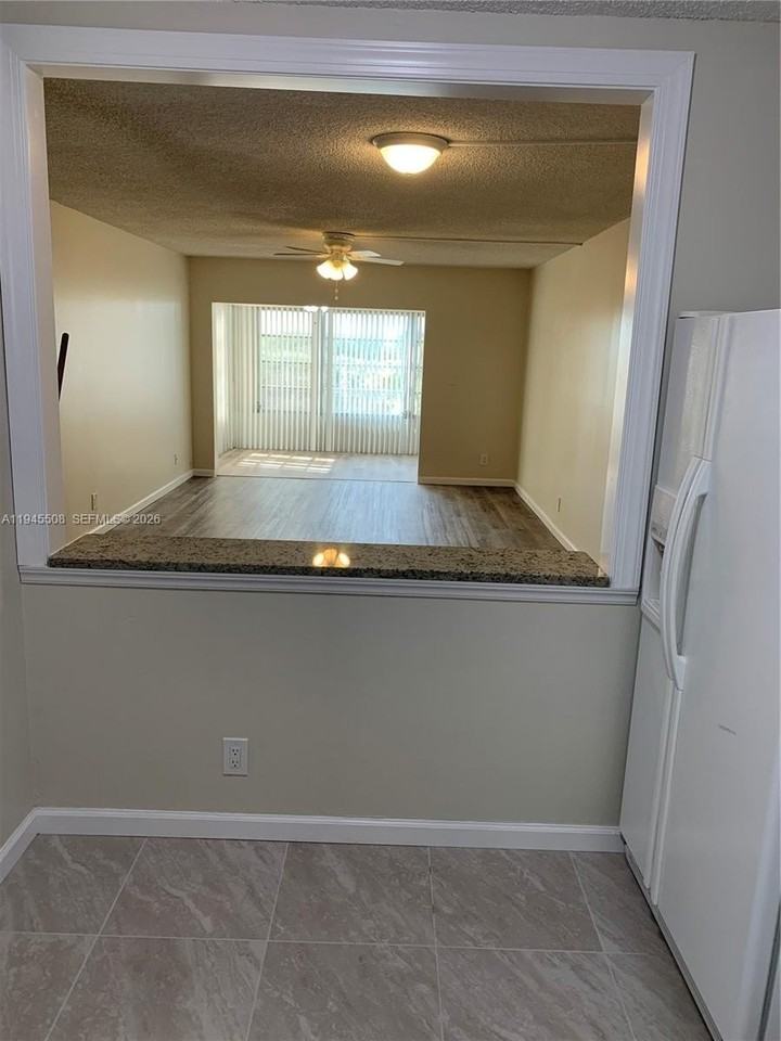 9273 Sw 8th St #411 - Photo 7 of 21