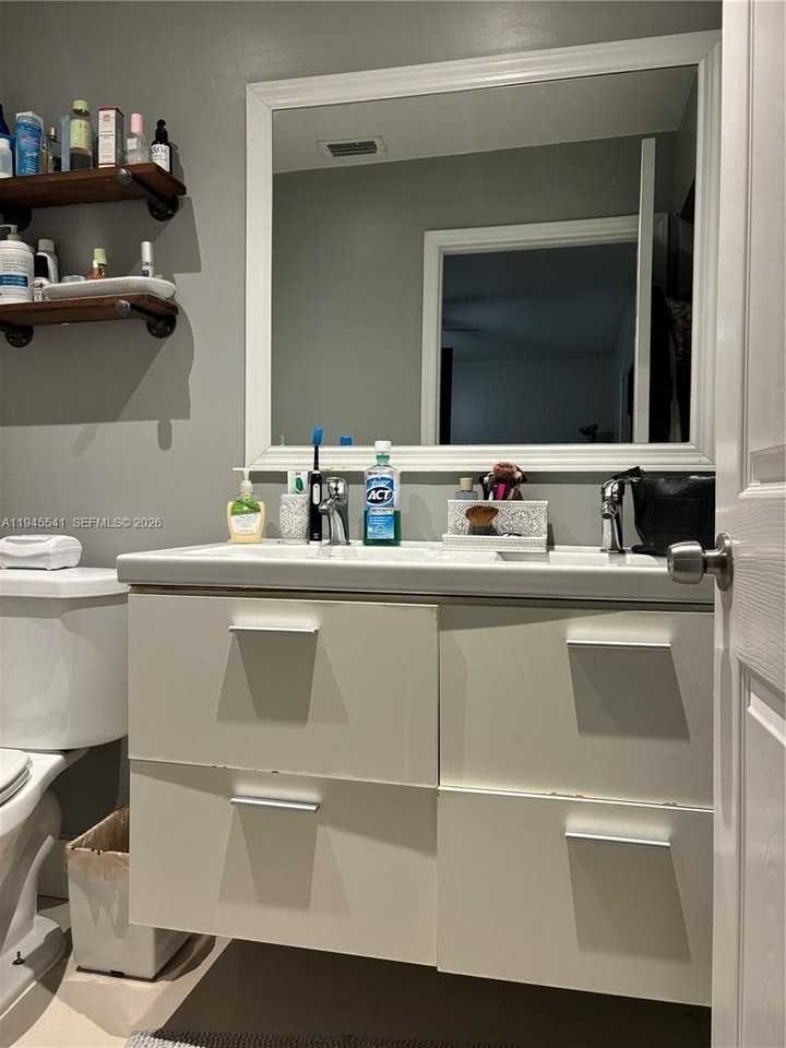 9716 Nw 51st Ter - Photo 5 of 18